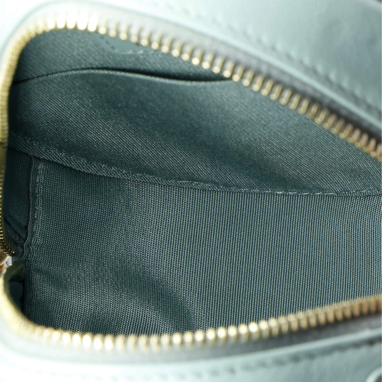 19 Round Clutch with Chain Quilted Leather - Deep Luxury
