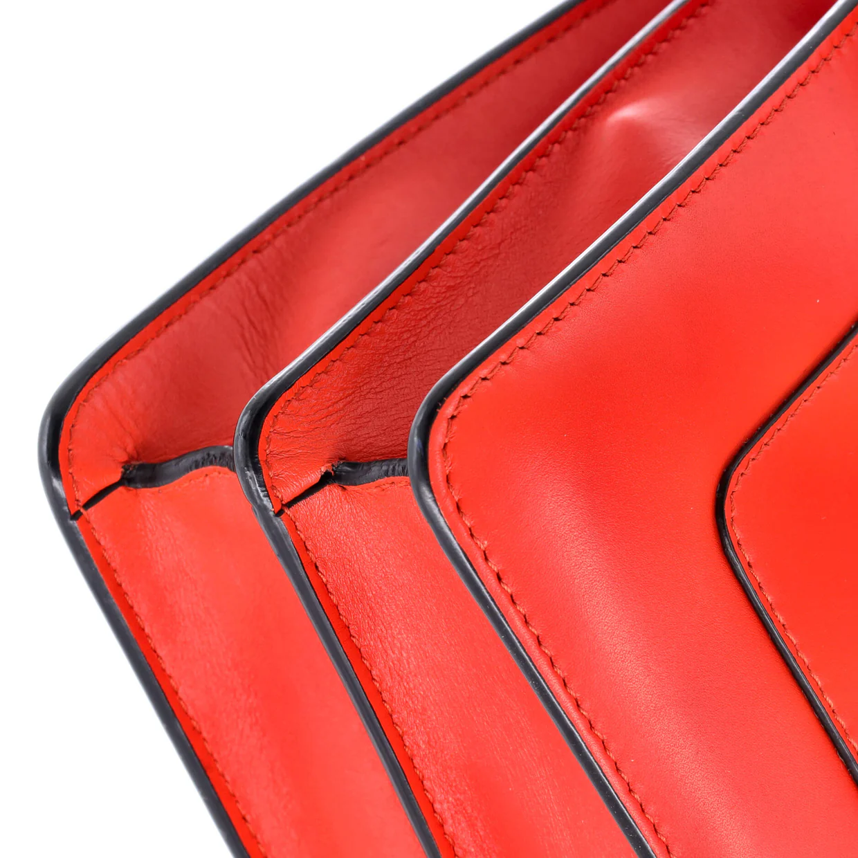 Serpenti Forever Shoulder Bag Leather Medium - Deep Luxury