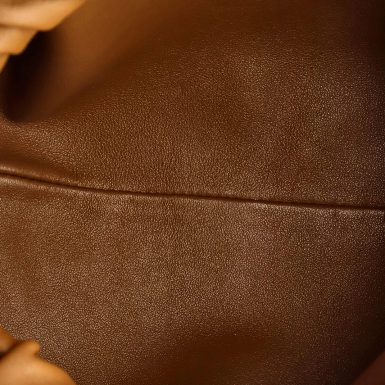 The Chain Pouch Leather - Deep Luxury