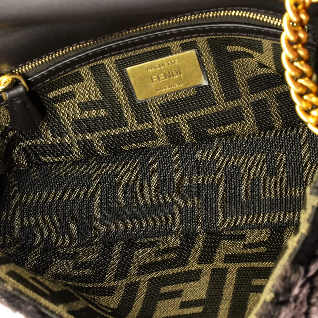 Midi Baguette Chain Bag Zucca Shearling Medium - Deep Luxury