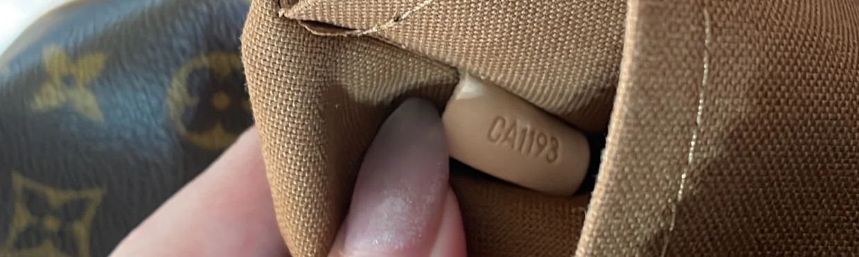 Sully Handbag Monogram Canvas MM - Deep Luxury