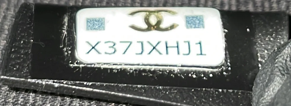 Flap Kisslock Phone Holder with Chain Quilted Calfskin - Deep Luxury