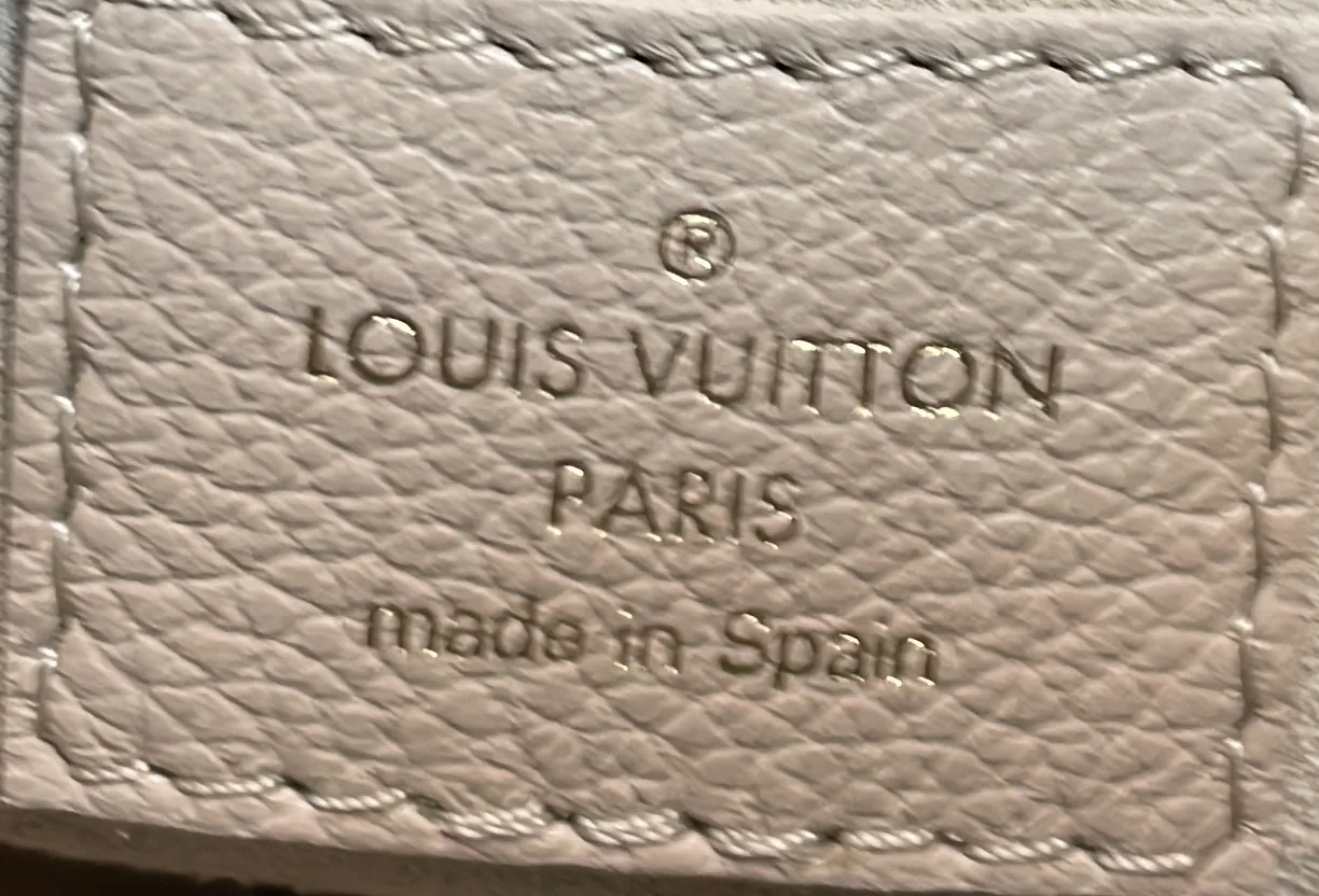 Low Key Hobo Calfskin MM - Deep Luxury