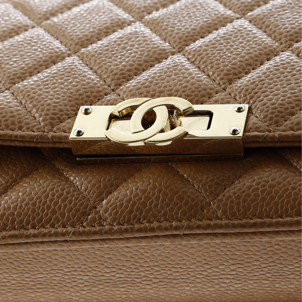 Golden Class Wallet on Chain Quilted Caviar - Deep Luxury