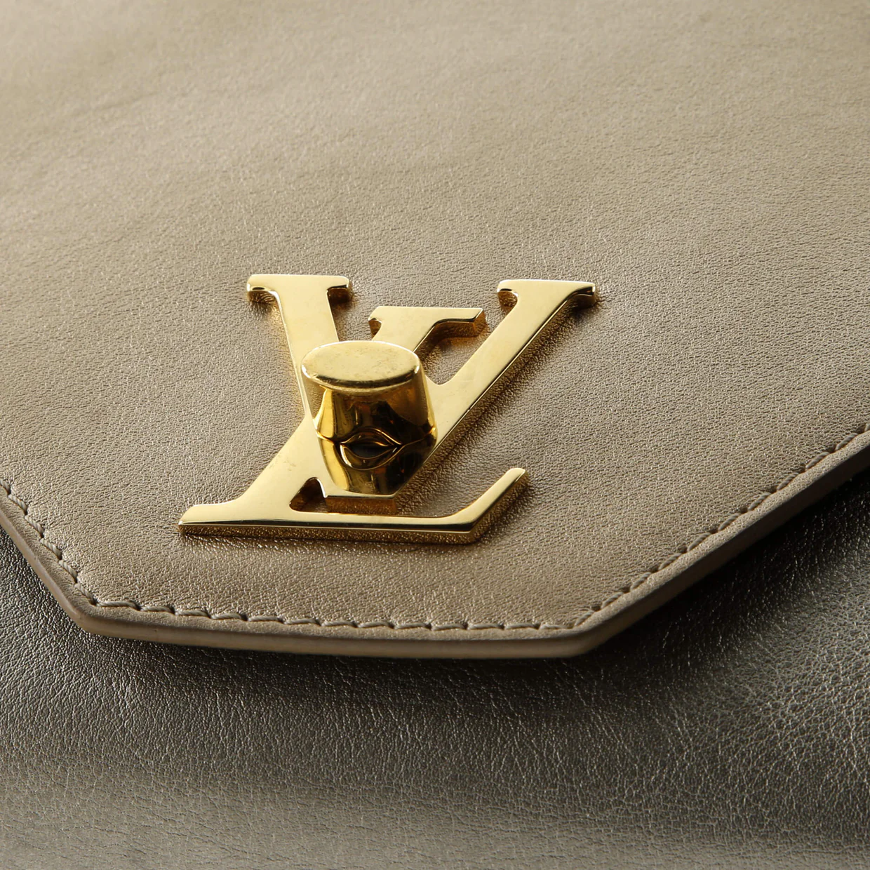 Love Note Chain Clutch Leather - Deep Luxury