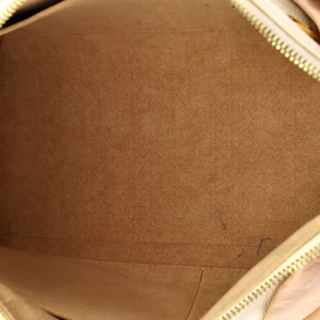 V Tote Monogram Empreinte Leather MM - Deep Luxury