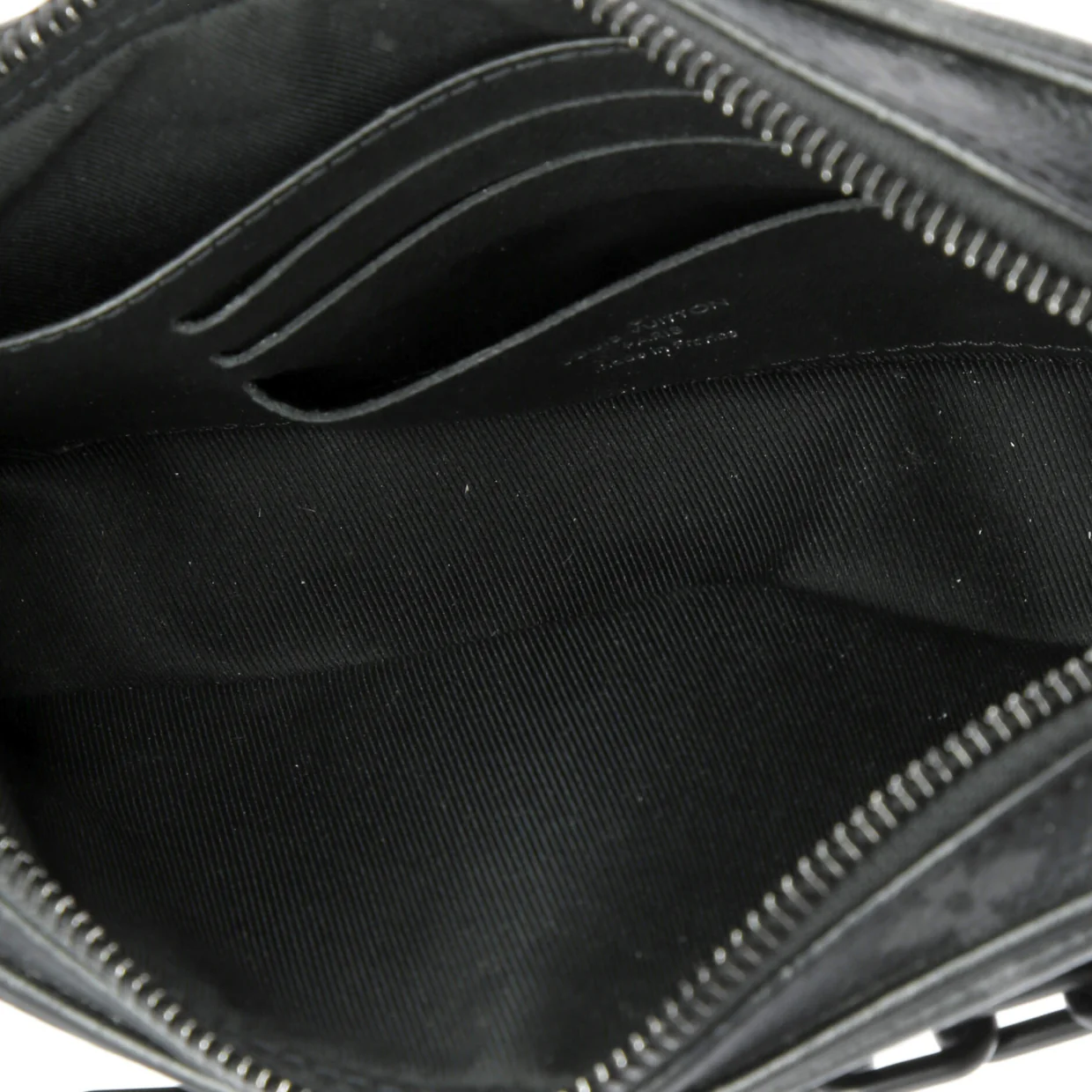 Pochette Volga Monogram Eclipse Canvas - Deep Luxury