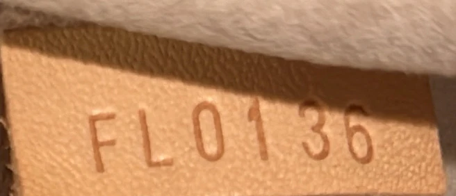 Twist Handbag Epi Leather MM - Deep Luxury