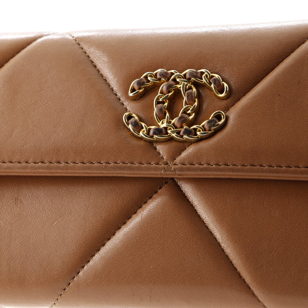 19 Flap Wallet Quilted Lambskin Long - Deep Luxury