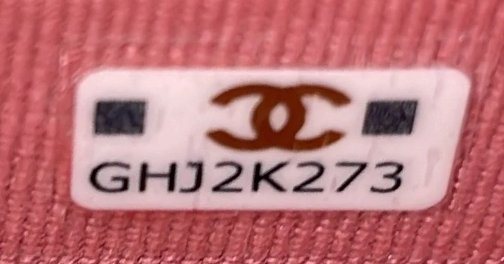 Classic Flap Card Holder on Chain Quilted Caviar Mini - Deep Luxury