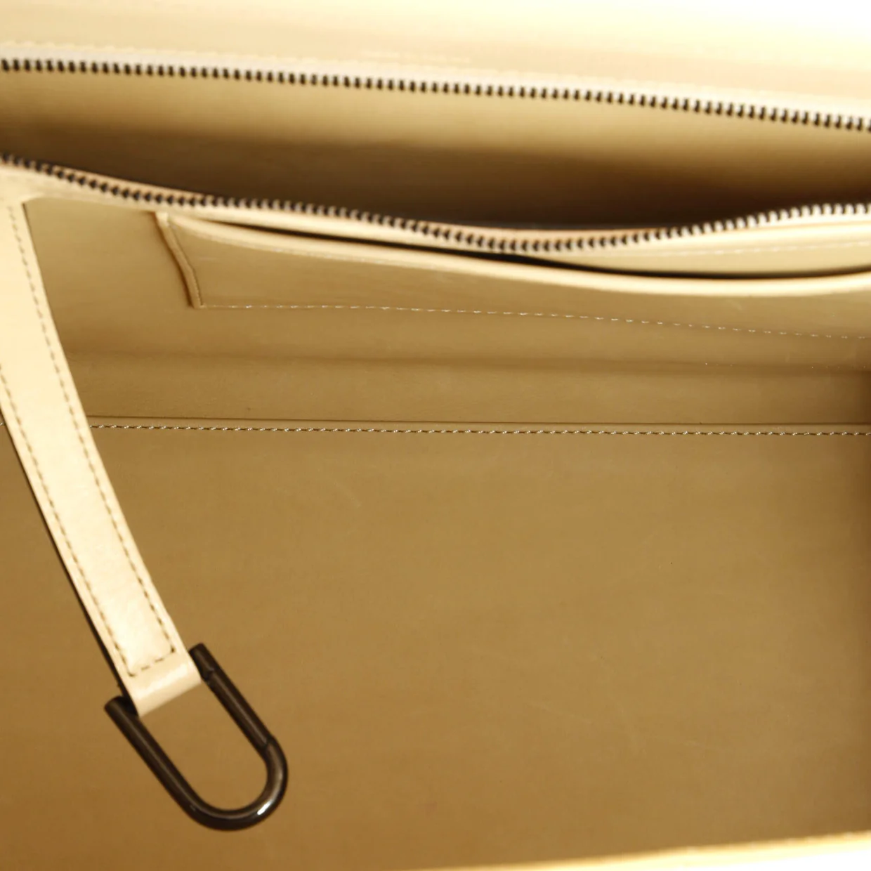 Brillant Top Handle Bag Leather GM - Deep Luxury