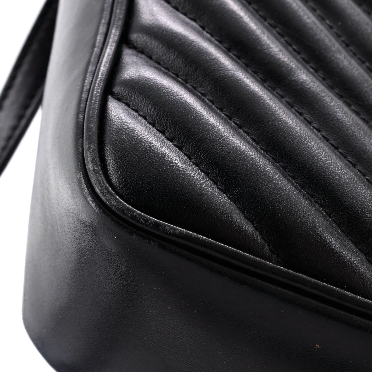 Lou Camera Bag Matelasse Chevron Leather Small - Deep Luxury