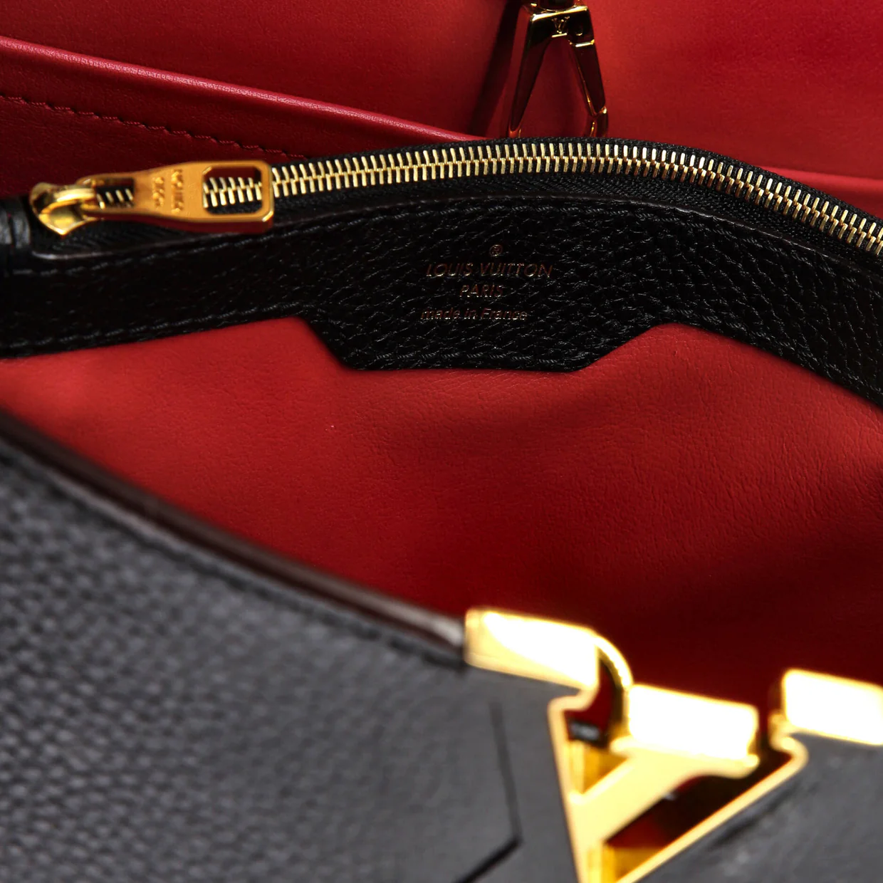 Capucines Bag Leather MM - Deep Luxury