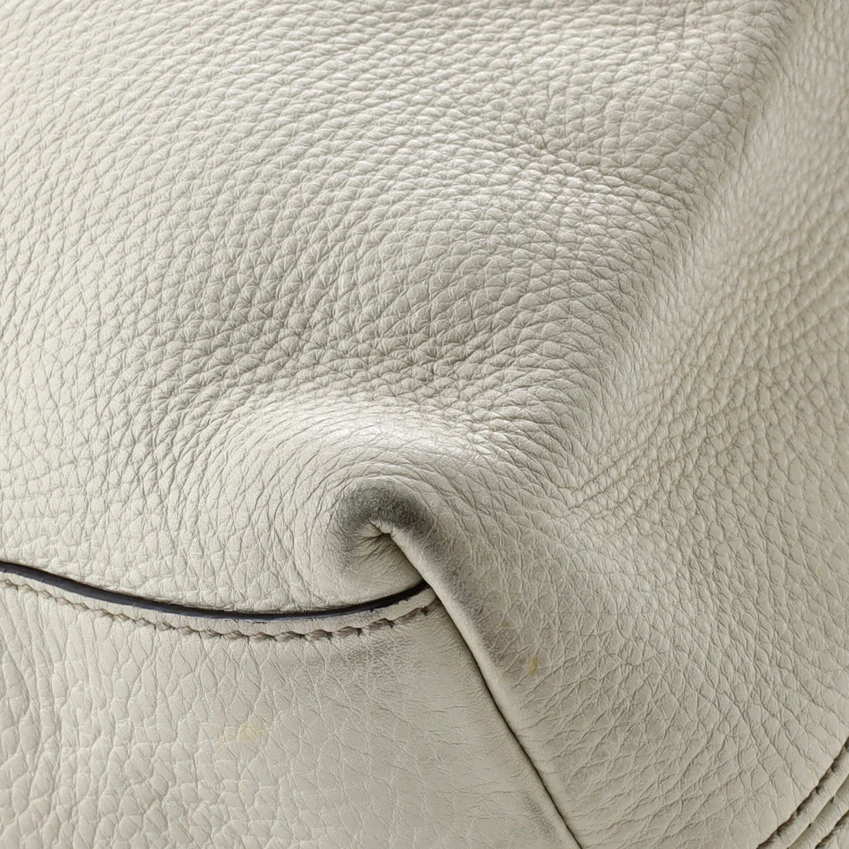 Soho Chain Strap Shoulder Bag Leather Medium - Deep Luxury