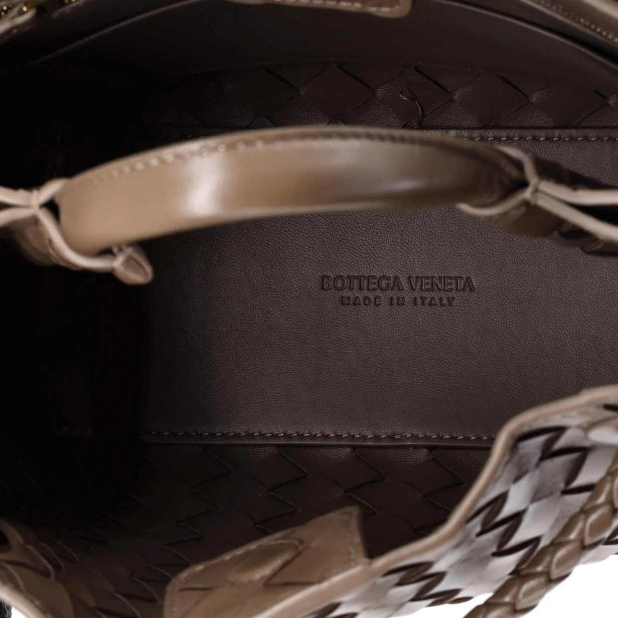 Andiamo Top Handle Bag Intrecciato Nappa Small - Deep Luxury