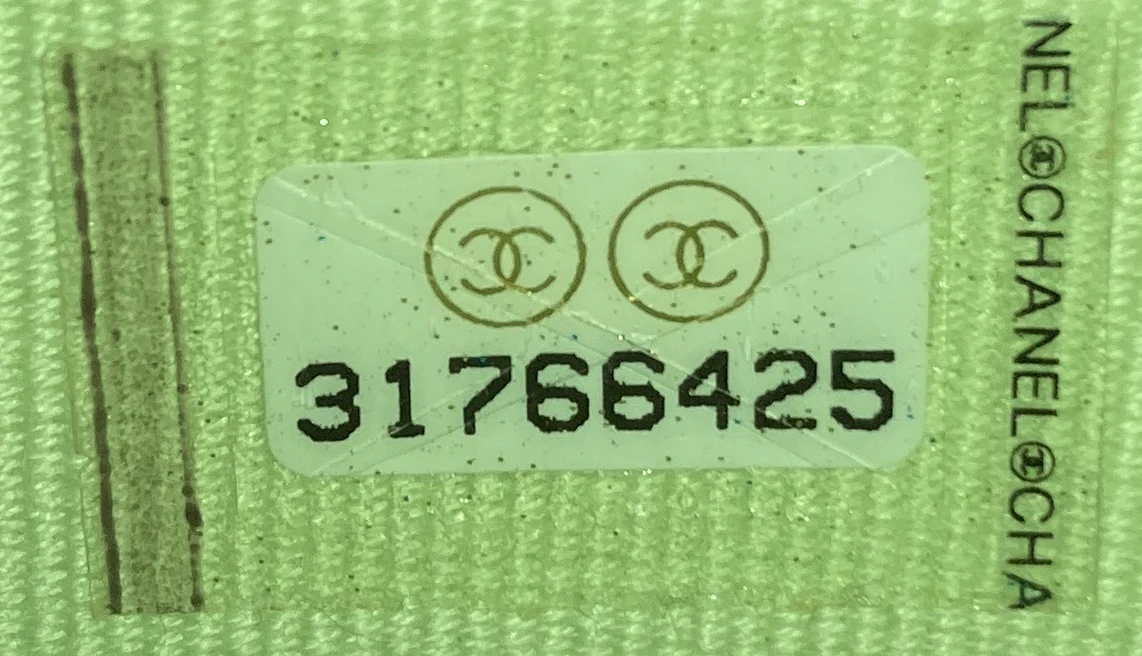 Classic Square Flap Clutch with Chain Quilted Caviar Mini - Deep Luxury