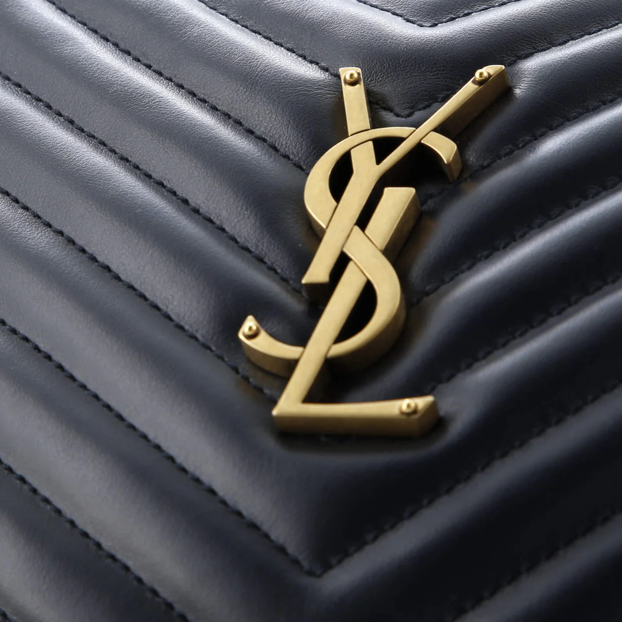 Lou Camera Bag Matelasse Chevron Leather Small - Deep Luxury