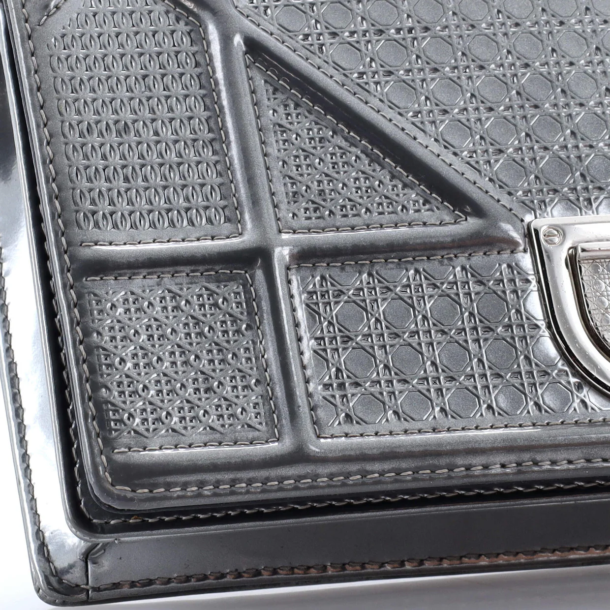 Diorama Wallet on Chain Cannage Embossed Calfskin - Deep Luxury