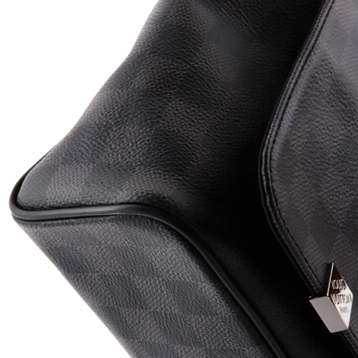 District NM Messenger Bag Damier Graphite GM - Deep Luxury