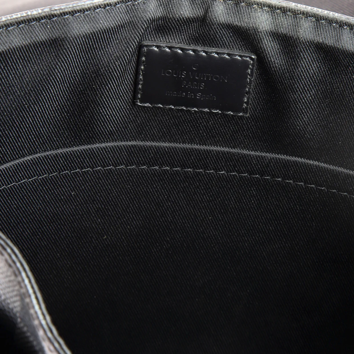 District NM Messenger Bag Damier Graphite PM - Deep Luxury