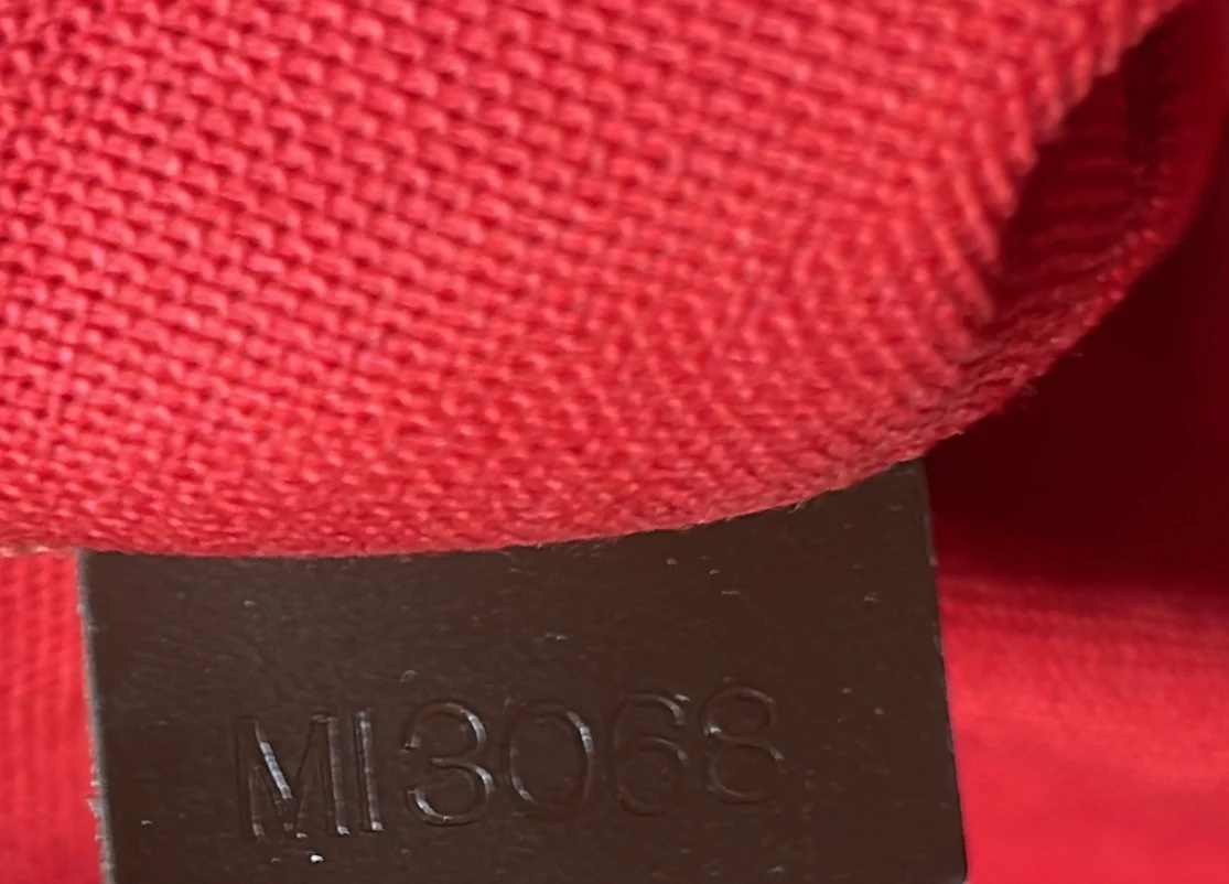 Thames Handbag Damier PM - Deep Luxury