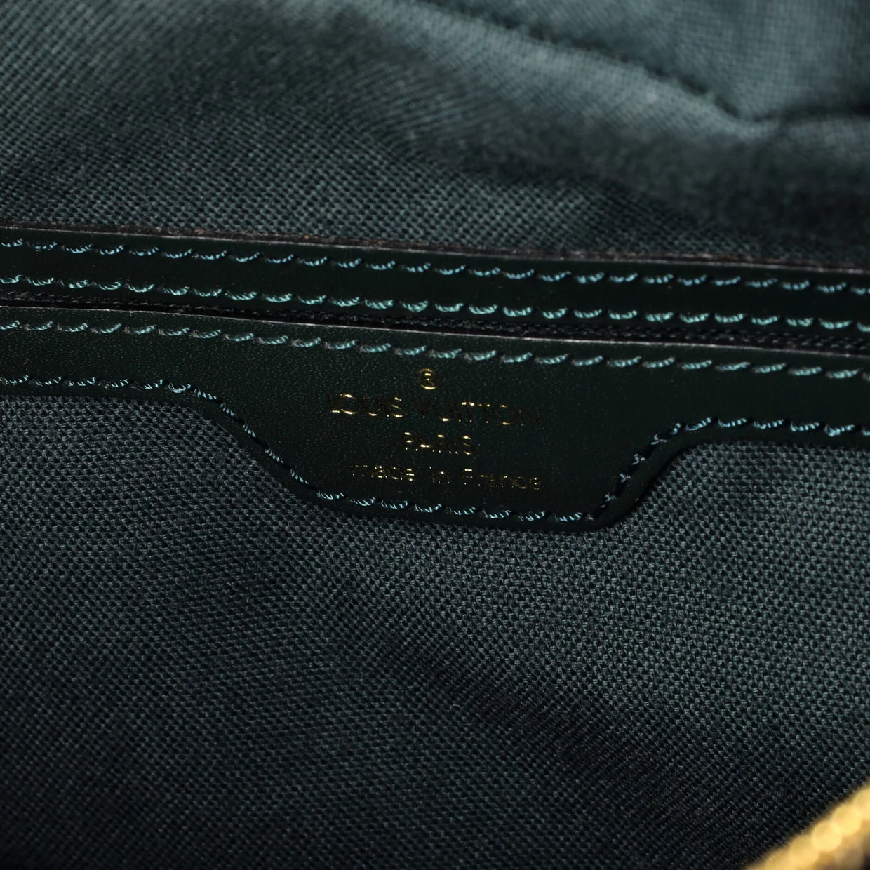 Reporter Bag Taiga Leather PM - Deep Luxury