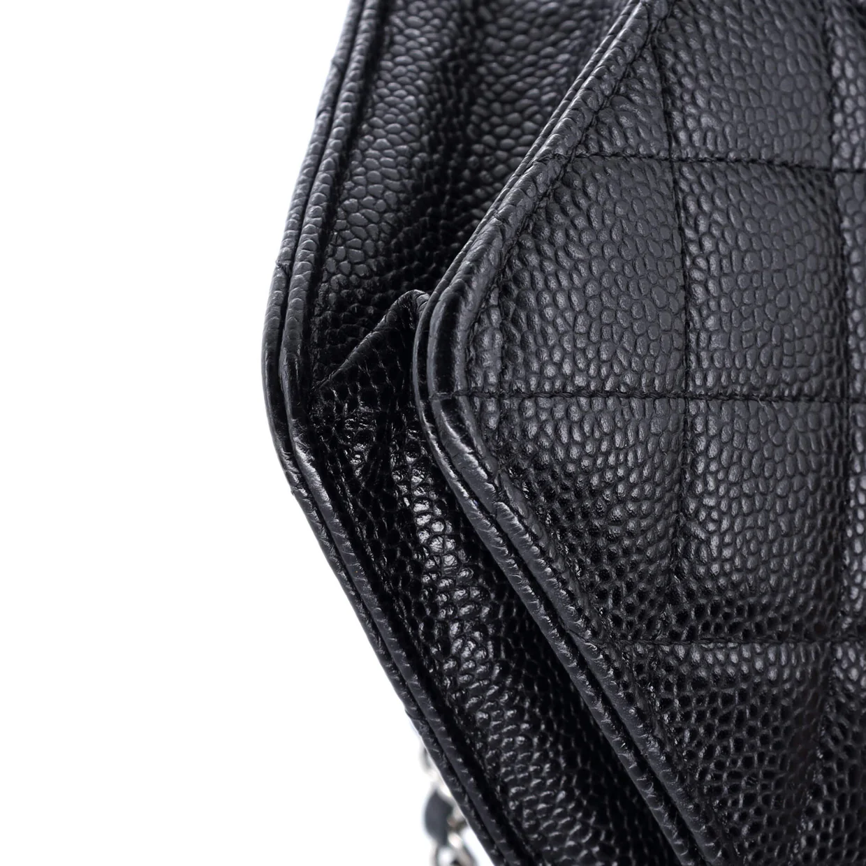 Wallet on Chain Quilted Caviar - Deep Luxury
