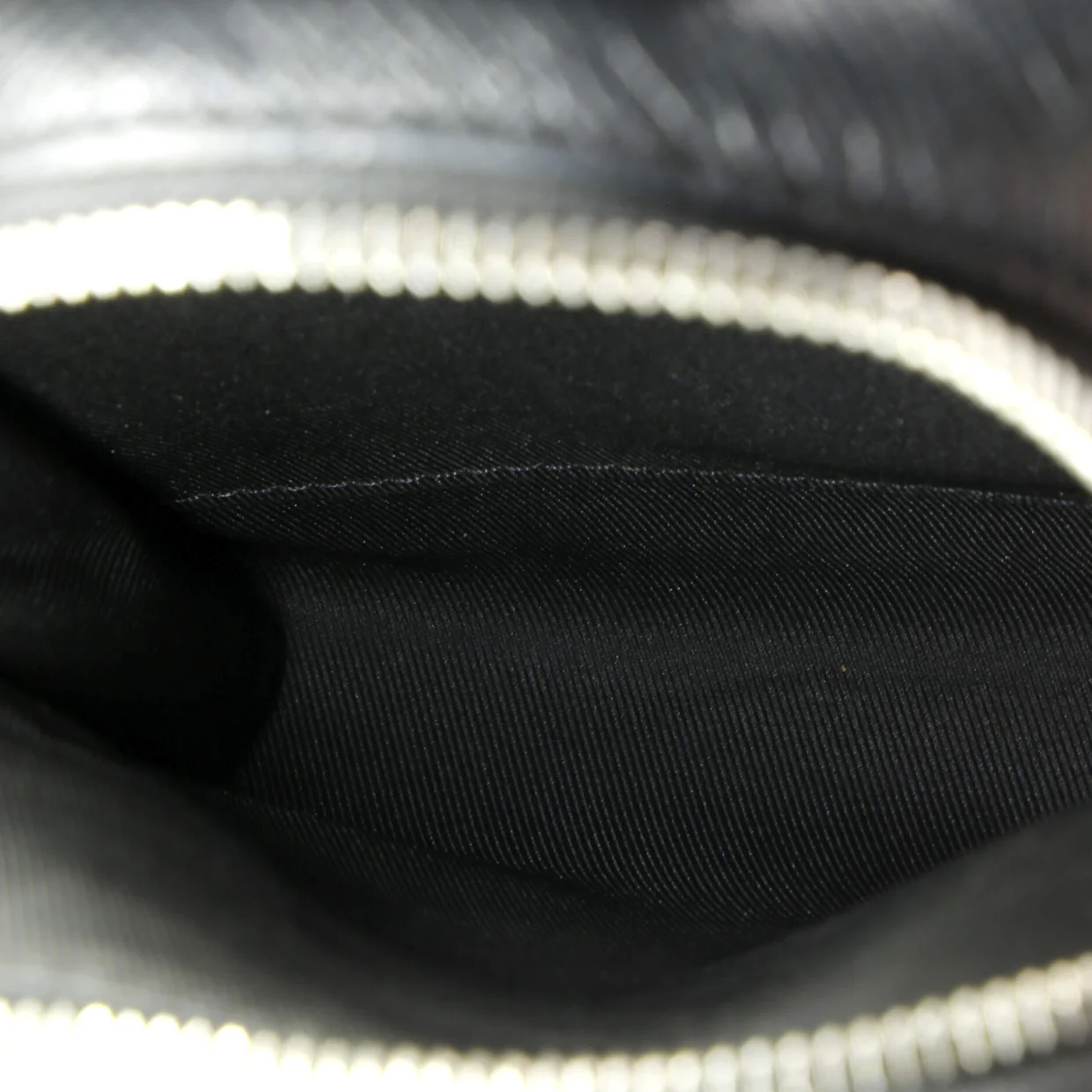 Outdoor Slingbag Monogram Taigarama - Deep Luxury