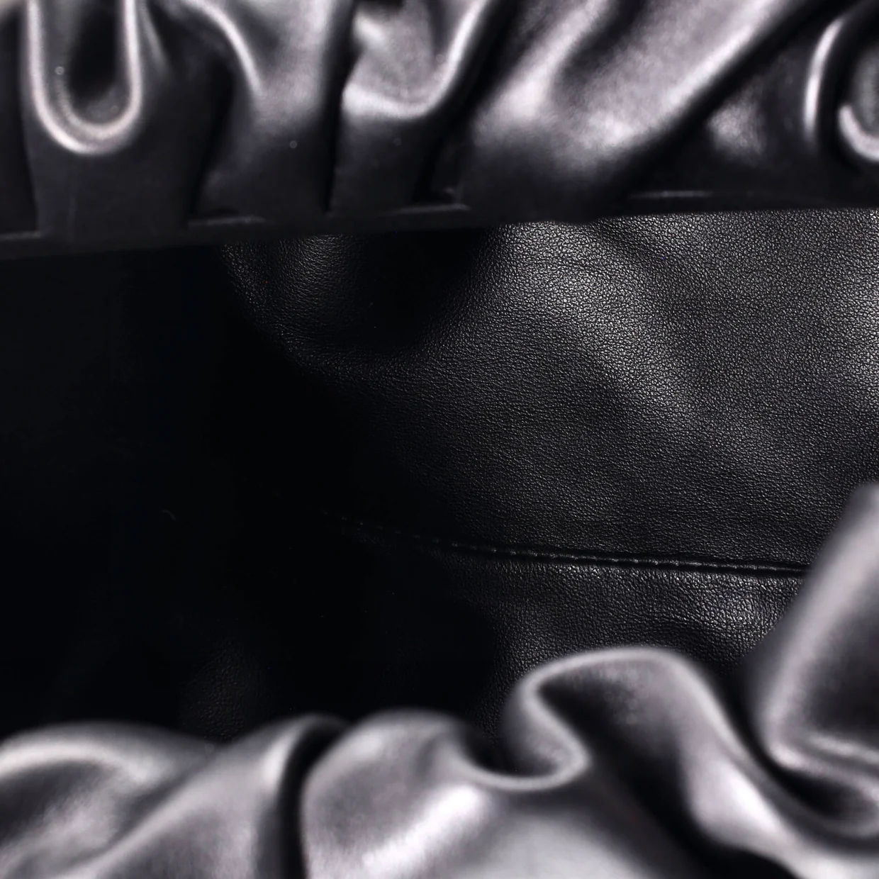 The Shoulder Pouch Leather Medium - Deep Luxury