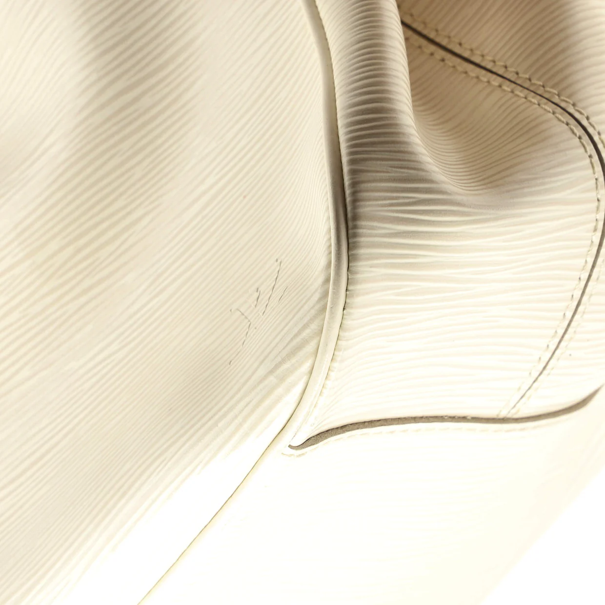 Passy Tote Epi Leather PM - Deep Luxury