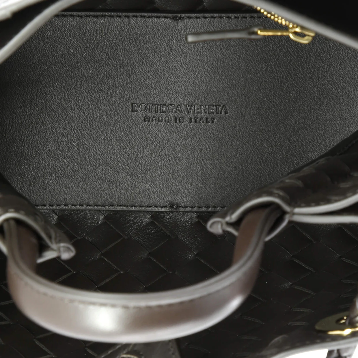 Andiamo Top Handle Bag Intrecciato Nappa Small - Deep Luxury