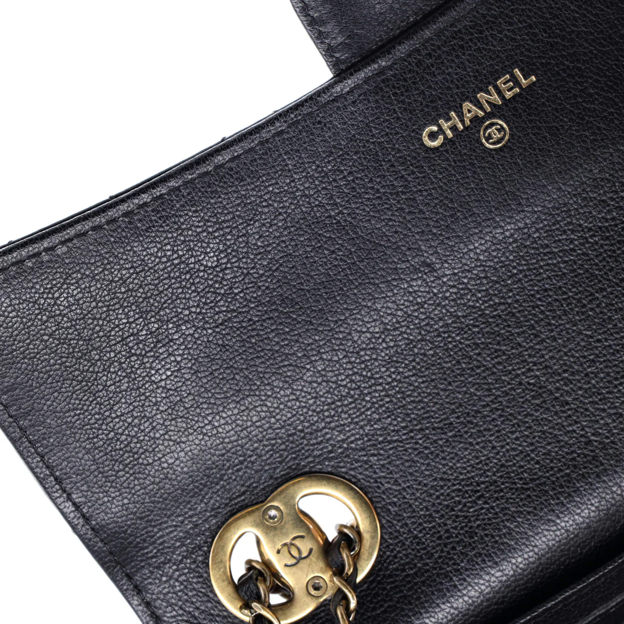 CC Eyelet Chain Clutch Quilted Patent - Deep Luxury