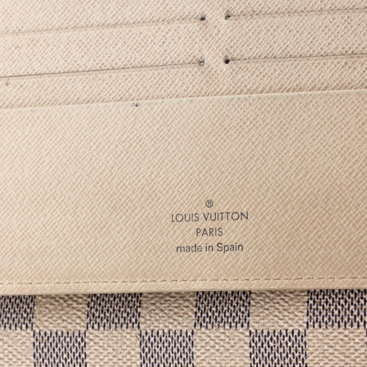 Zippy Organizer Damier - Deep Luxury