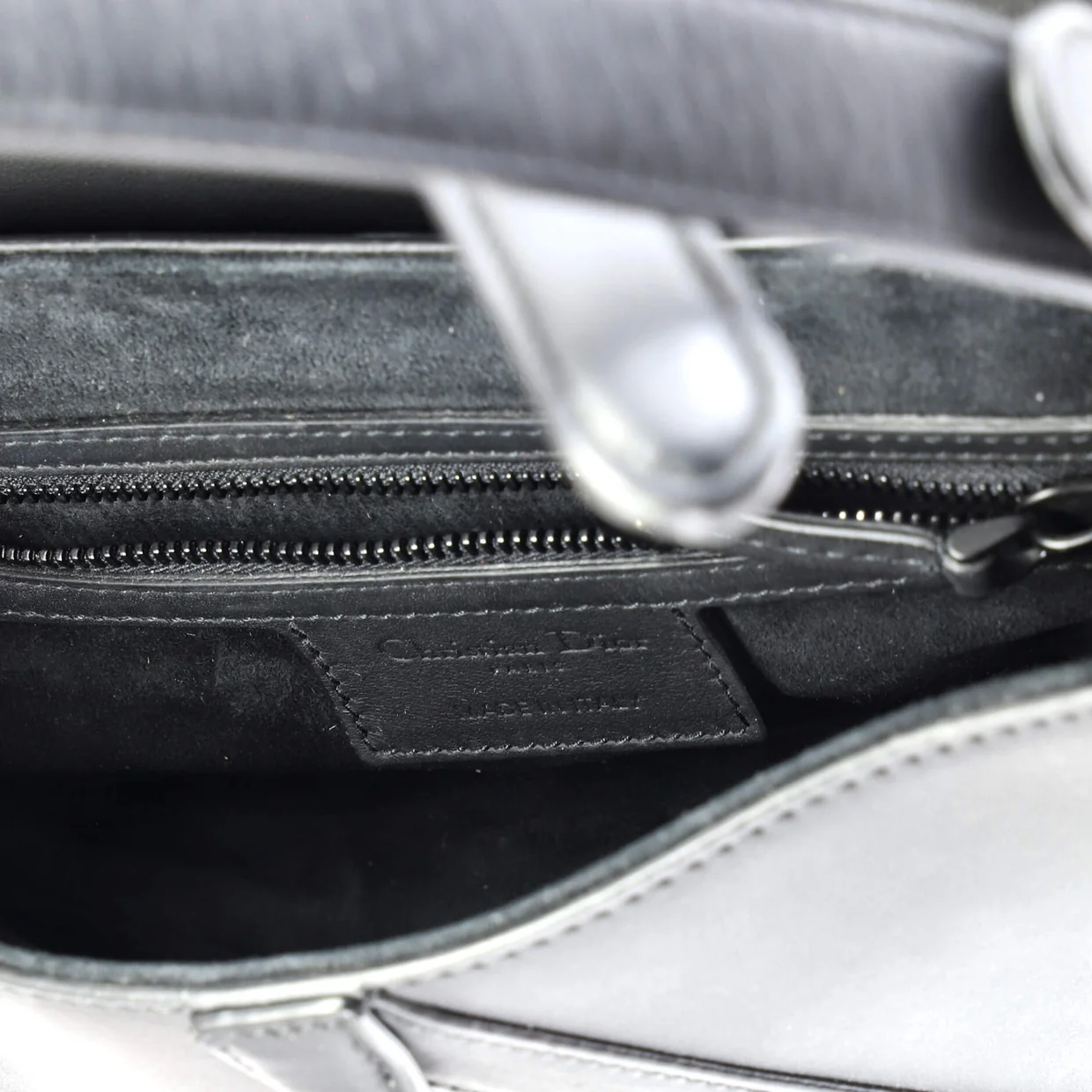 Ultra Matte Saddle Handbag Leather Medium - Deep Luxury