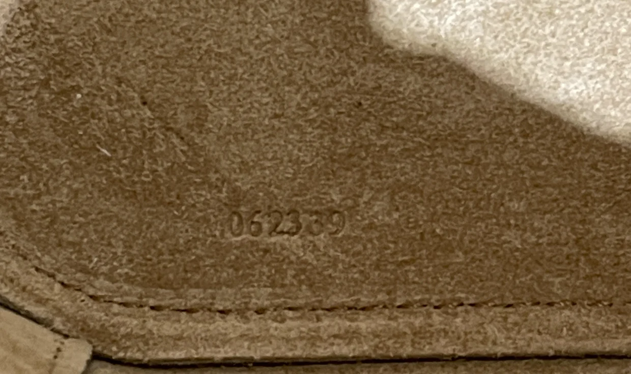 Pebble Bucket Bag Leather - Deep Luxury