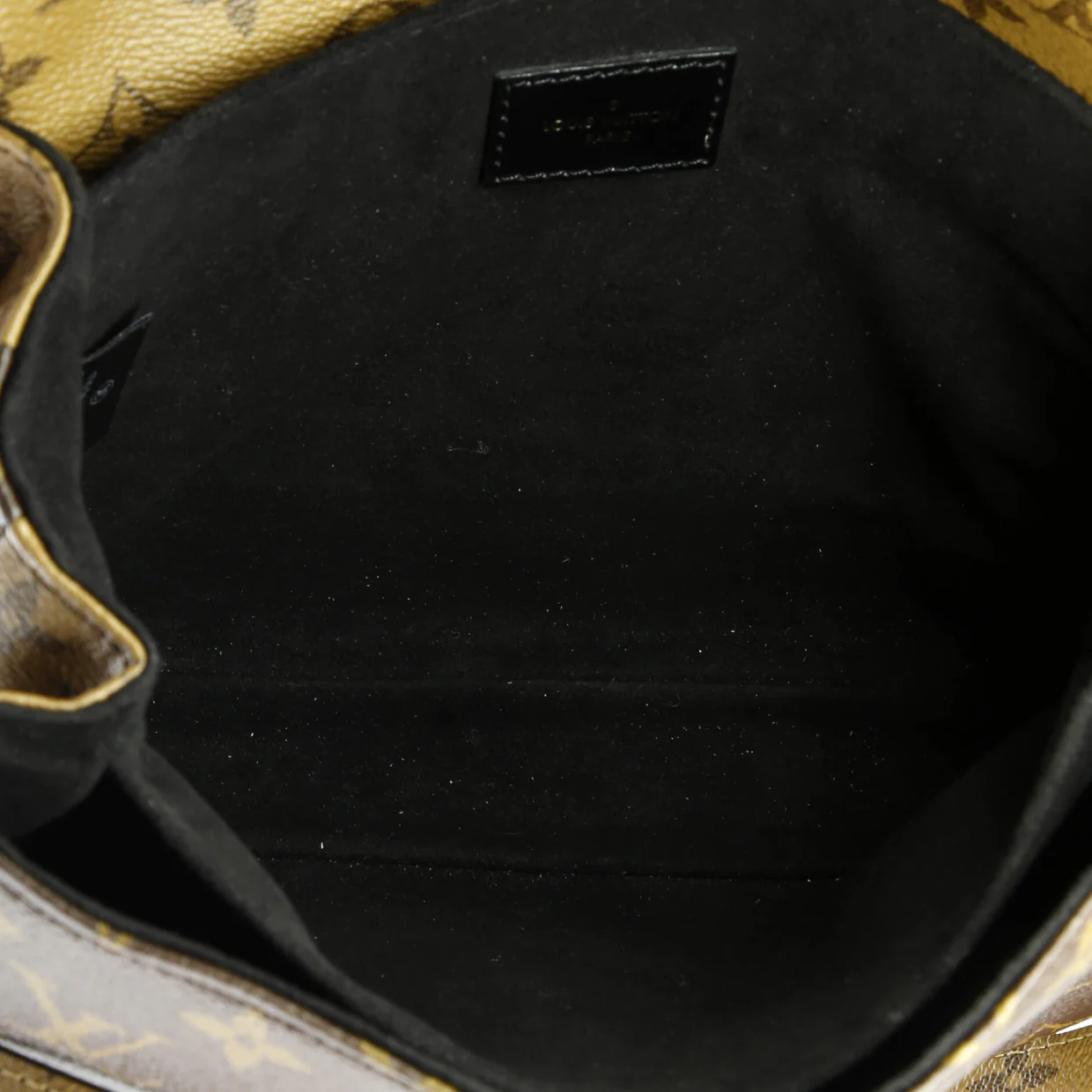 Pochette Metis Reverse Monogram Canvas - Deep Luxury