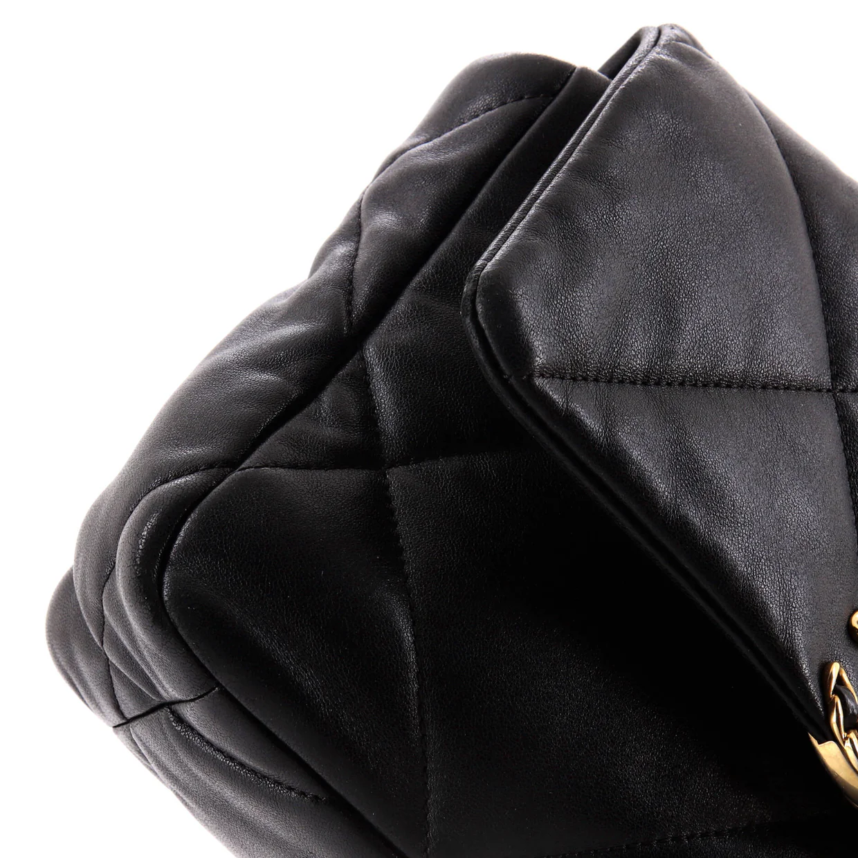 19 Flap Bag Quilted Leather Medium - Deep Luxury