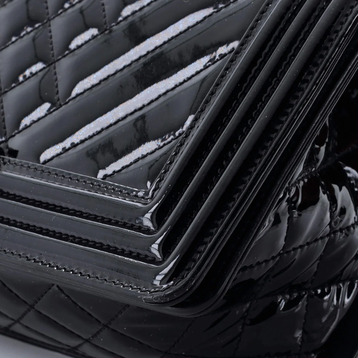 Boy Flap Bag Chevron Patent Old Medium - Deep Luxury