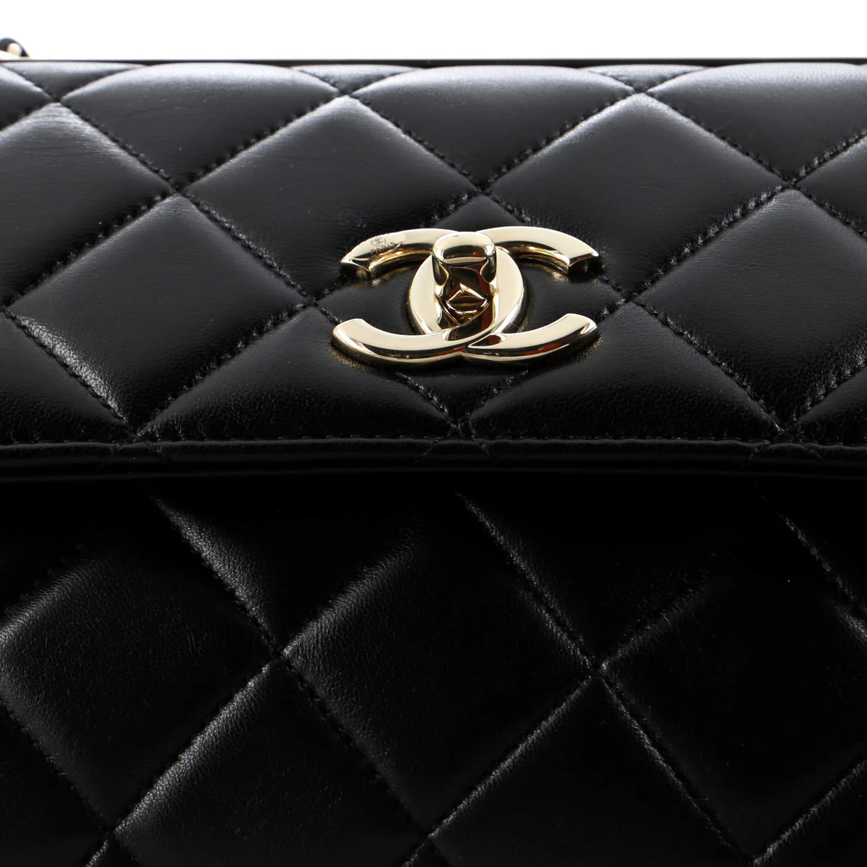 Trendy CC Flap Bag Quilted Lambskin Medium - Deep Luxury