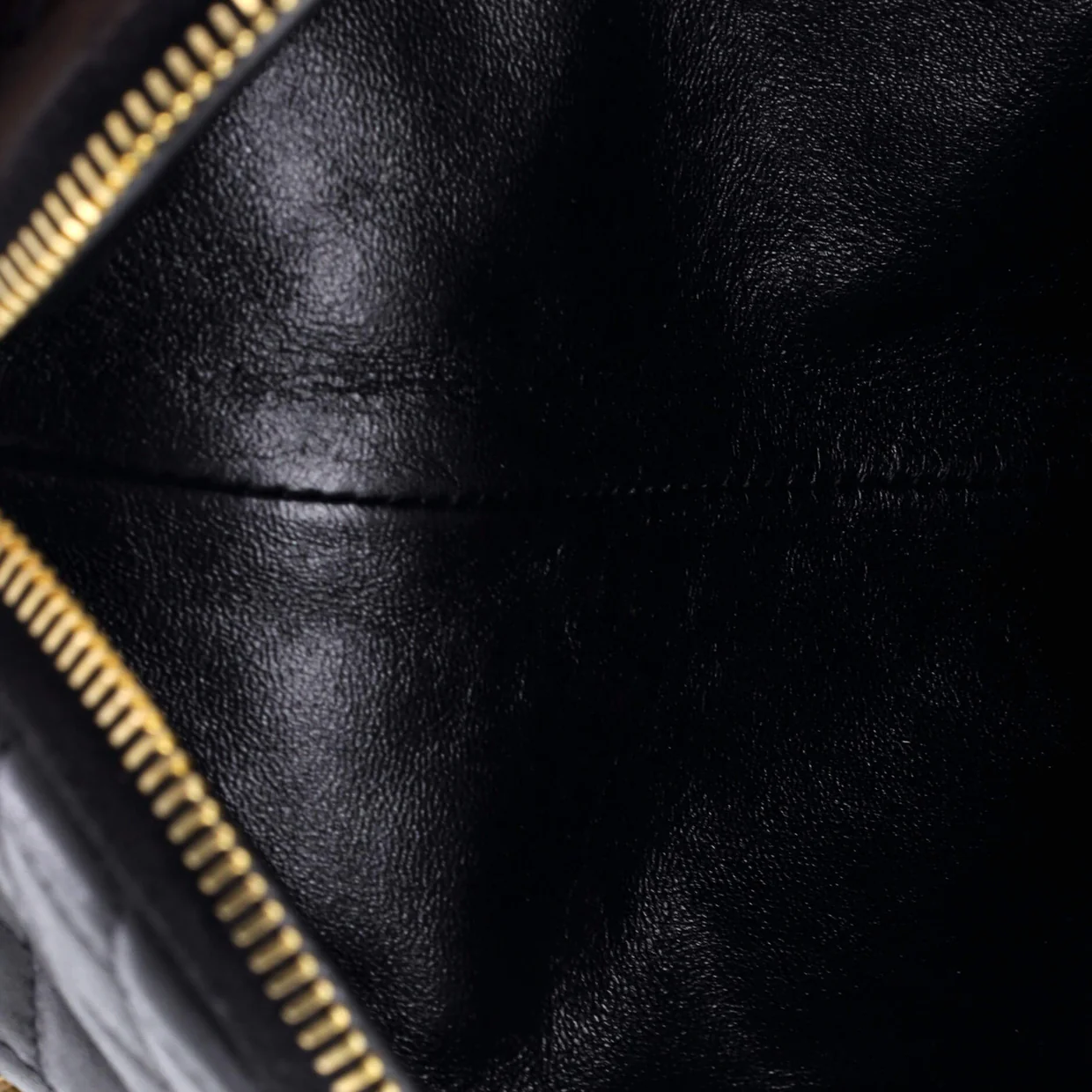 Gaby Zipped Pouch Crossbody Quilted Leather - Deep Luxury