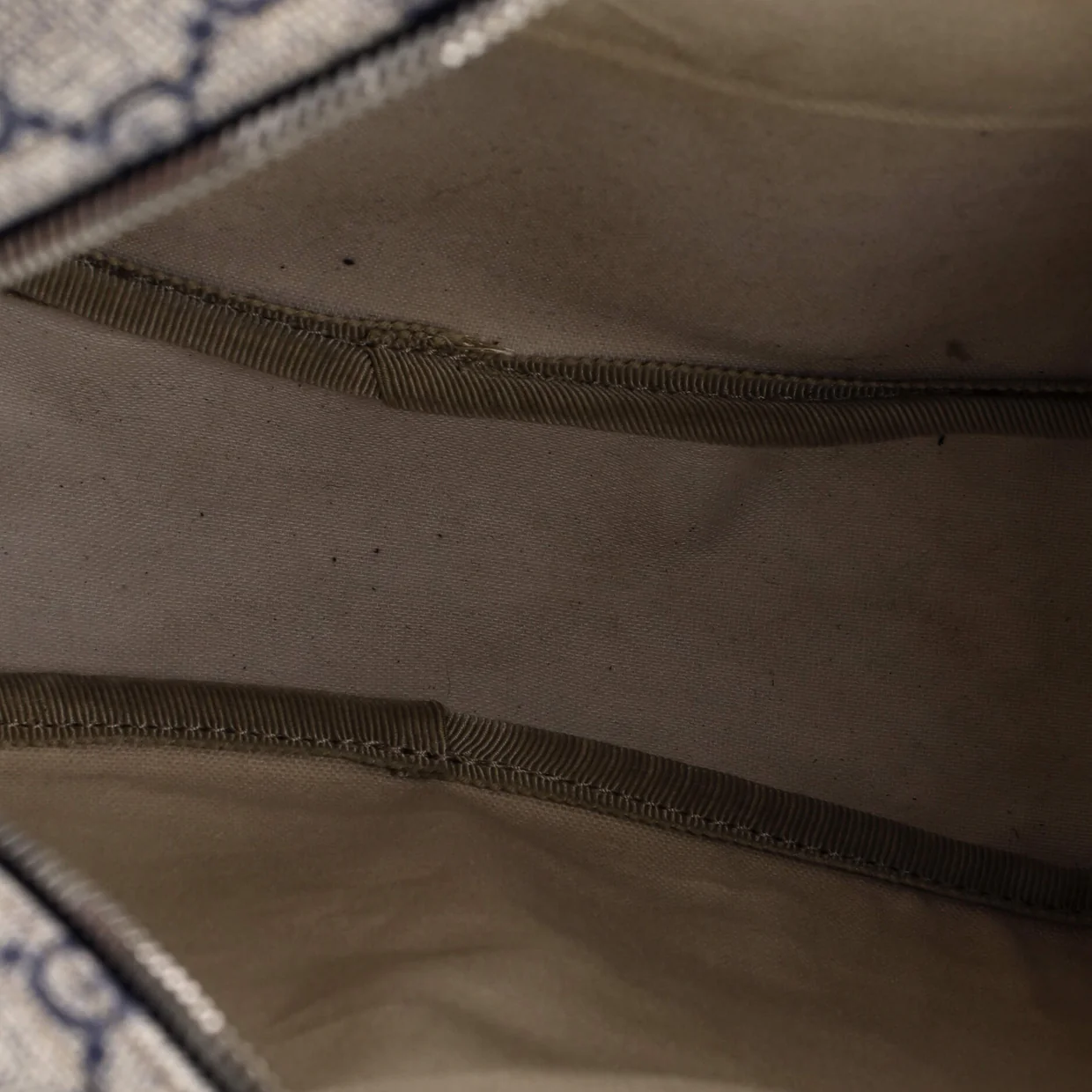 Front Zip Messenger GG Coated Canvas Medium - Deep Luxury