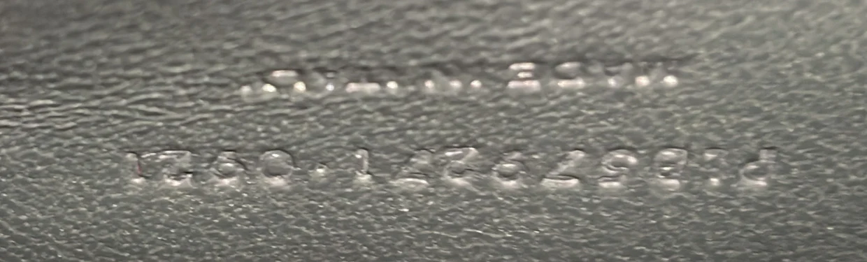 Manhattan Shoulder Bag Leather Medium - Deep Luxury