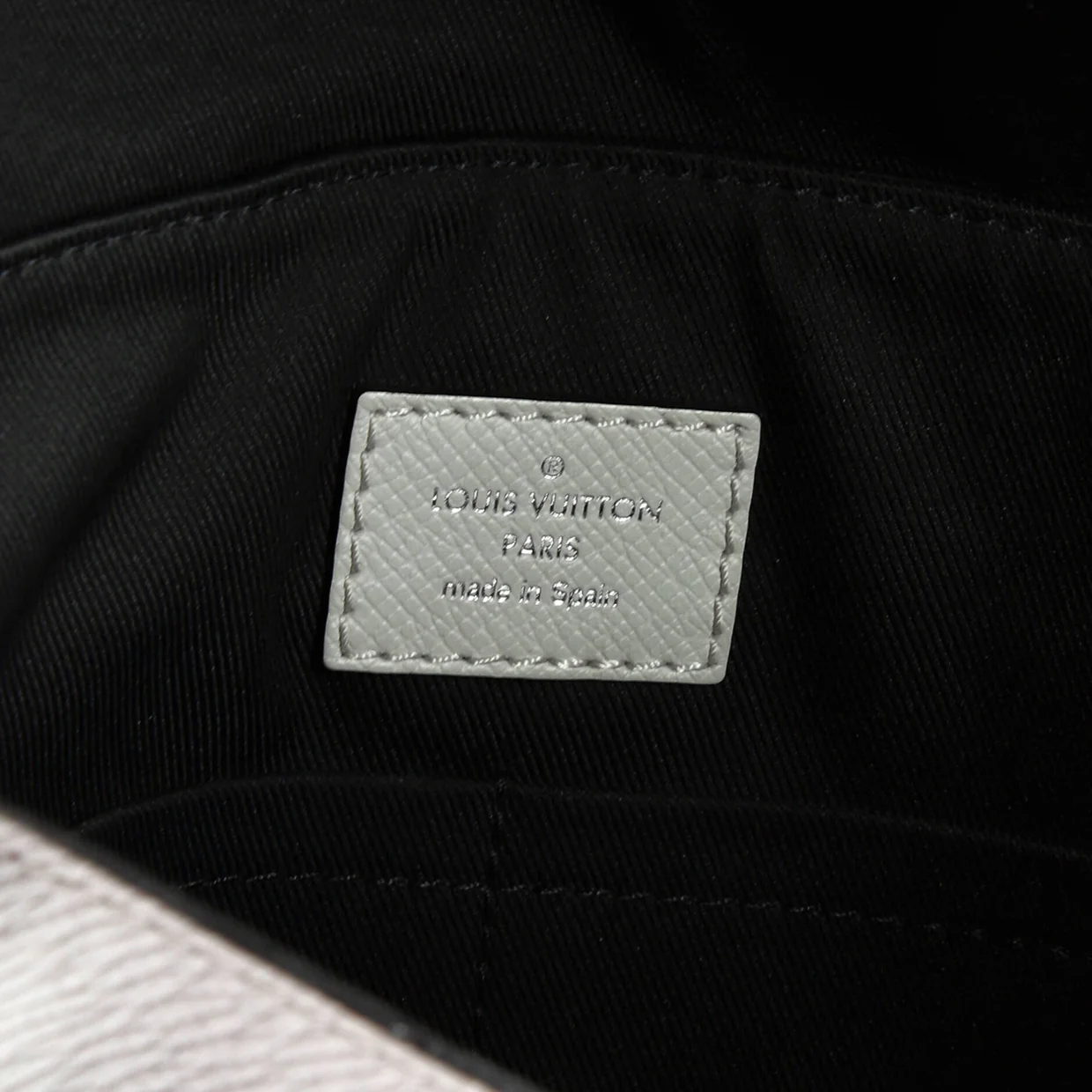 Outdoor Flap Messenger Monogram Taigarama - Deep Luxury