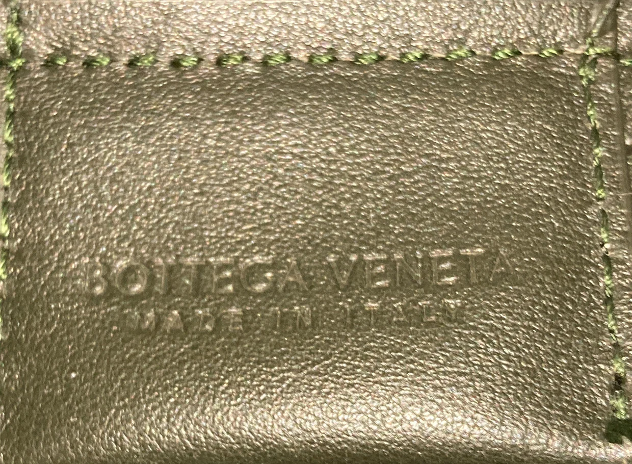 Point Shoulder Bag Leather Medium - Deep Luxury