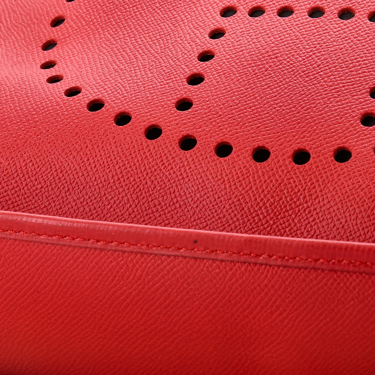 Evelyne Bag Gen I Courchevel GM - Deep Luxury