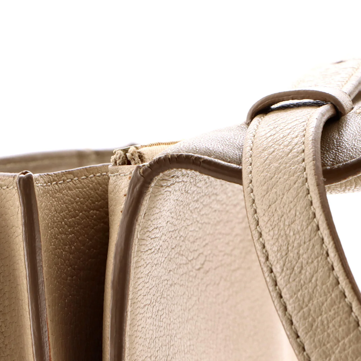 Classic Box Bag Grainy Leather Medium - Deep Luxury