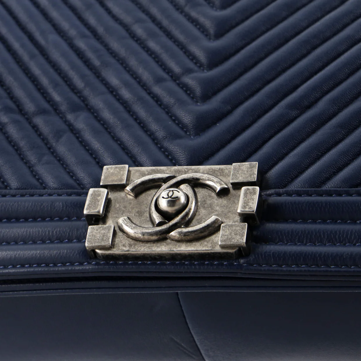 Boy Flap Bag Chevron Wrinkled Lambskin New Medium - Deep Luxury