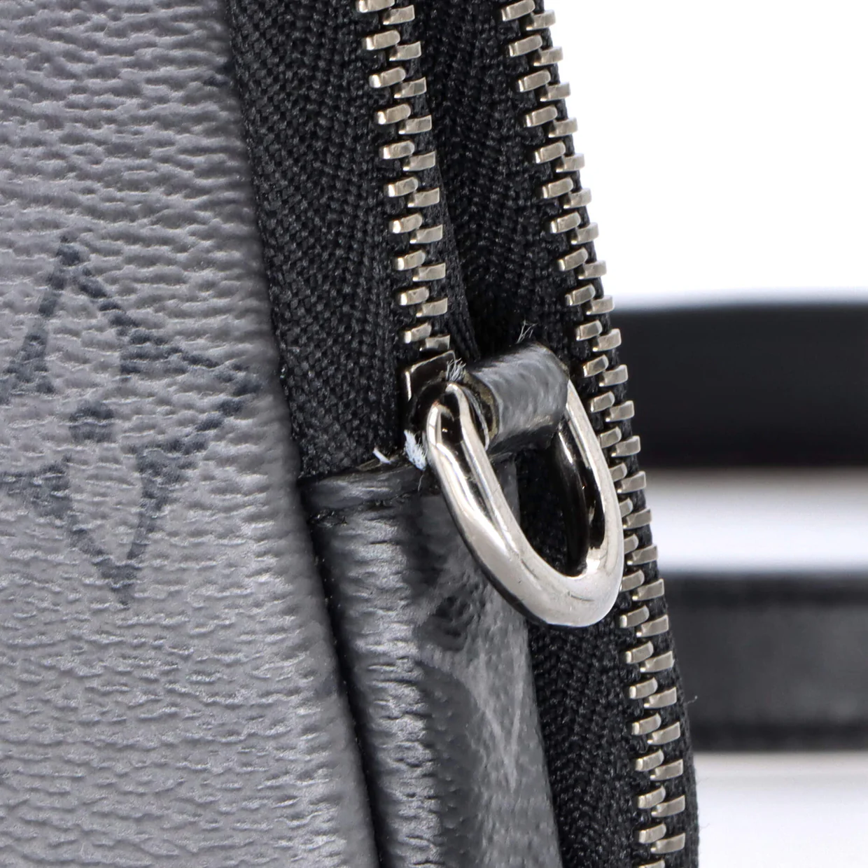 Double Phone Pouch Reverse Monogram Eclipse Canvas - Deep Luxury