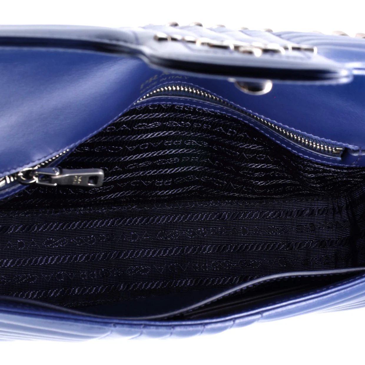 Chain Flap Shoulder Bag Diagramme Quilted Leather Medium - Deep Luxury