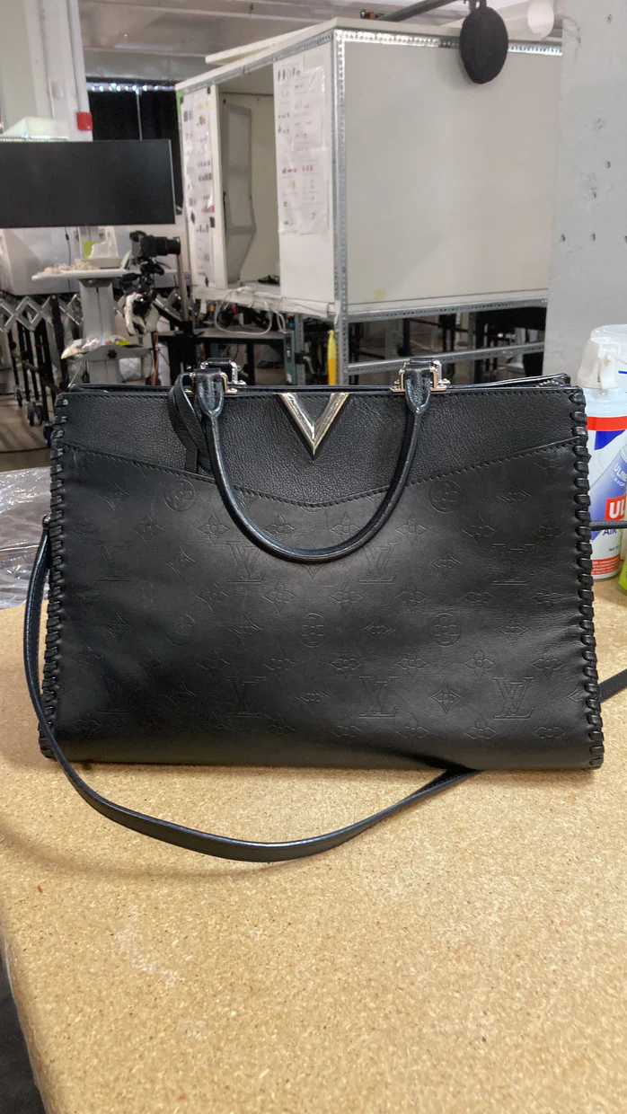 Very Zipped Tote Monogram Leather - Deep Luxury